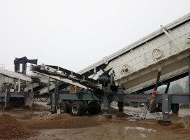 建筑垃圾破碎設備如何選購 移動式破碎機優(yōu)勢更勝一籌
